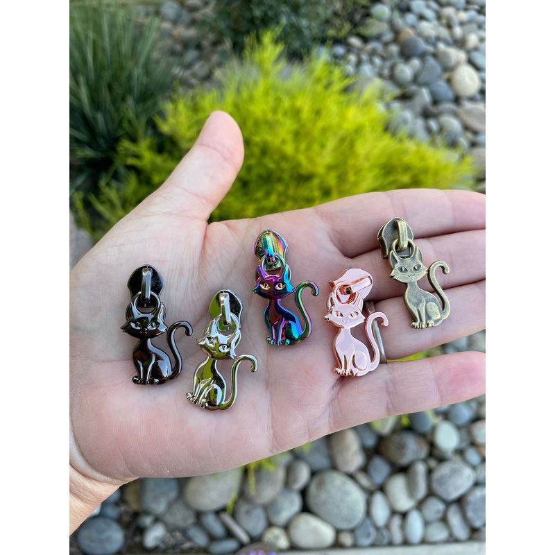 Cat zipper pulls