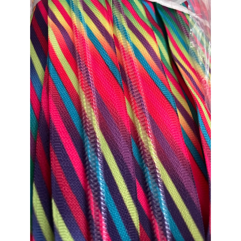 Candy stripe zipper tape