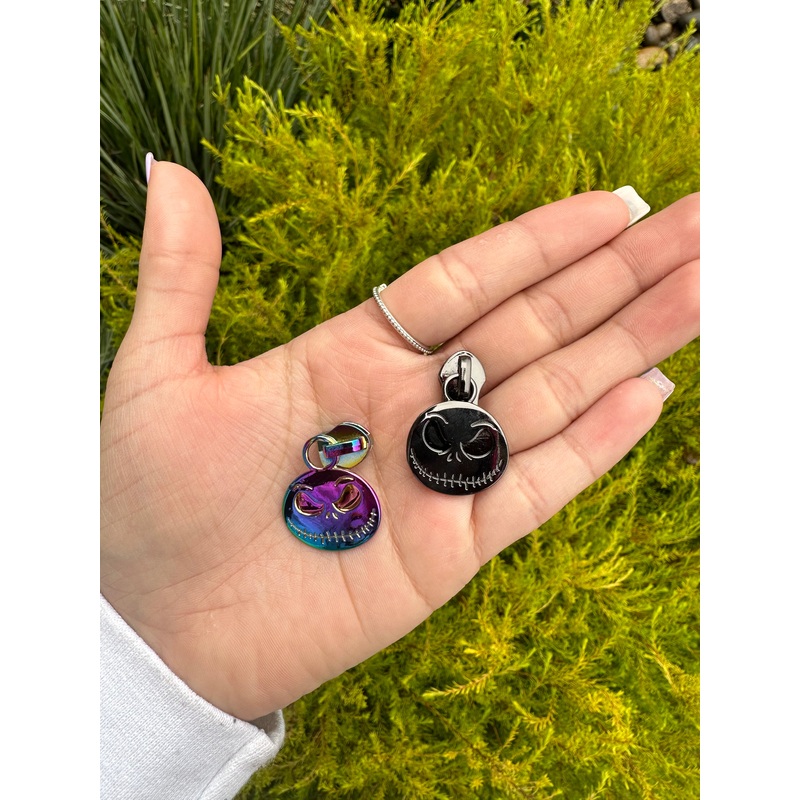 Skeleton zipper pulls