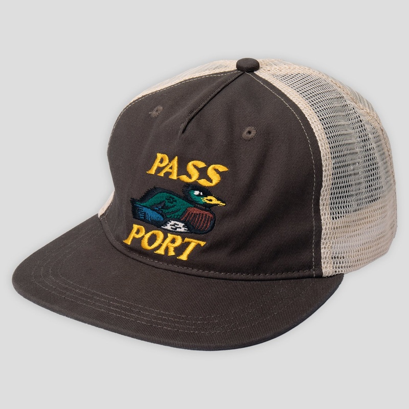 Fast Duck Workers Trucker – Bark / Cream