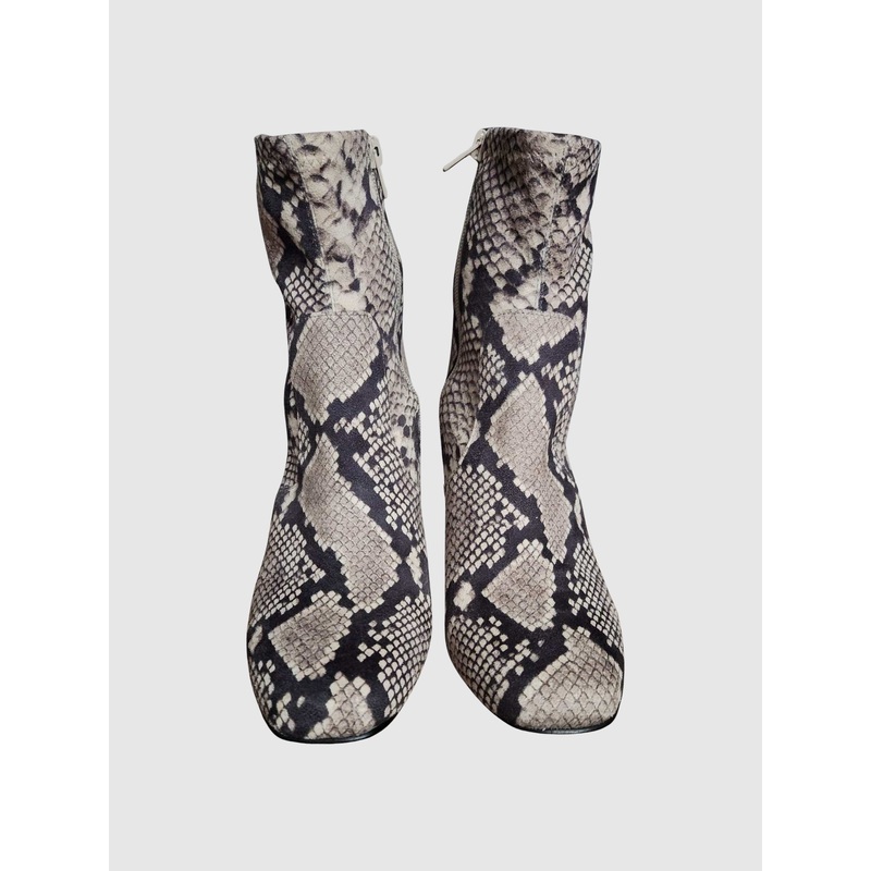 EVANA SNAKE – SM REBOOTED