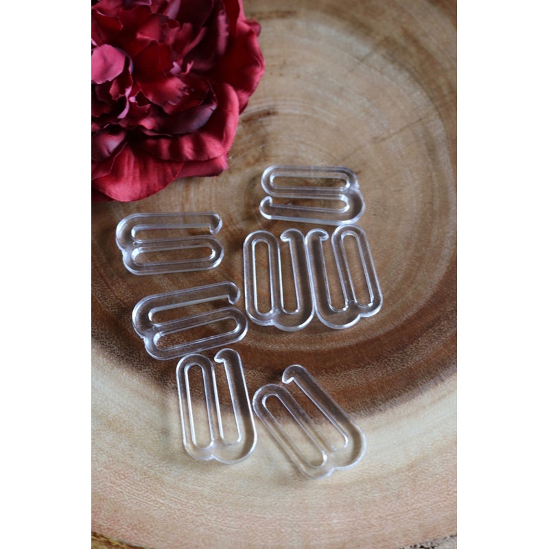 1 Plastic Swimsuit G Hooks